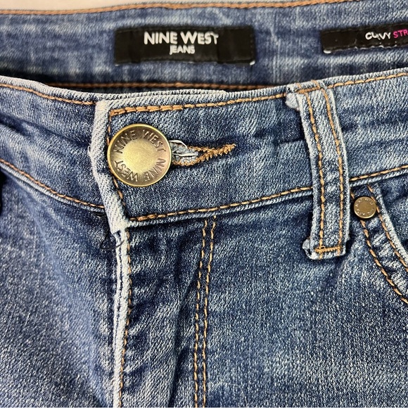 Nine West Curvy Straight  cotton blend denim Blue jeans size 4 - Picture 4 of 16
